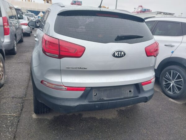 2014 Sportage 2.0 2WD  Diesel   AT  Silver - Image 5