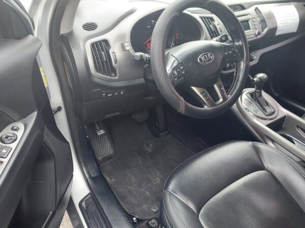 2014 Sportage 2.0 2WD  Diesel   AT  Silver - Image 8