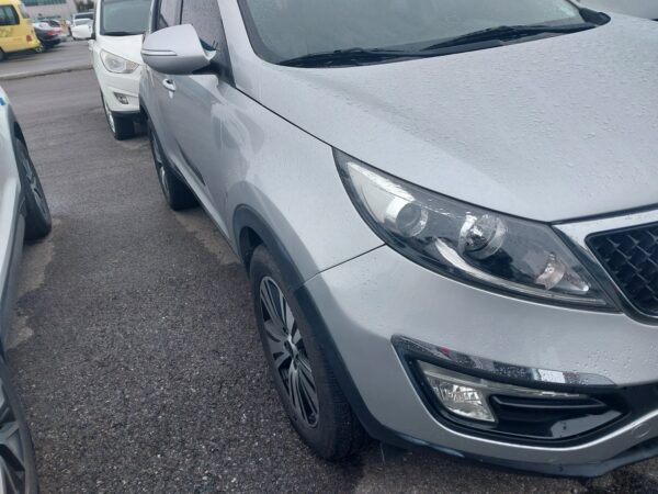 2014 Sportage 2.0 2WD  Diesel   AT  Silver - Image 9