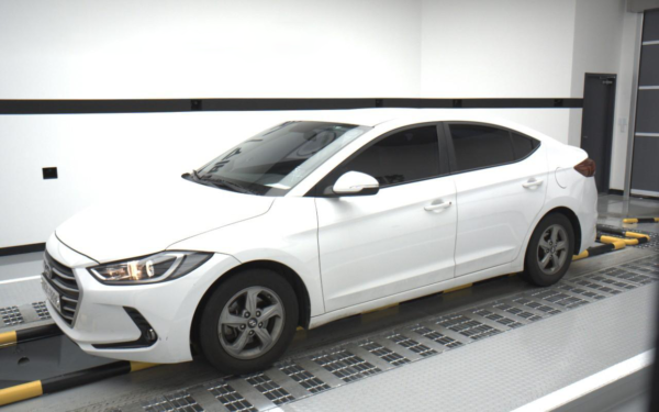 2018 Hyundai Avante AD 1.6 GDi Style White - Image 2