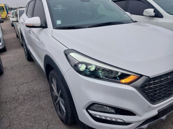 2017 Hyundai Tucson 2WD White