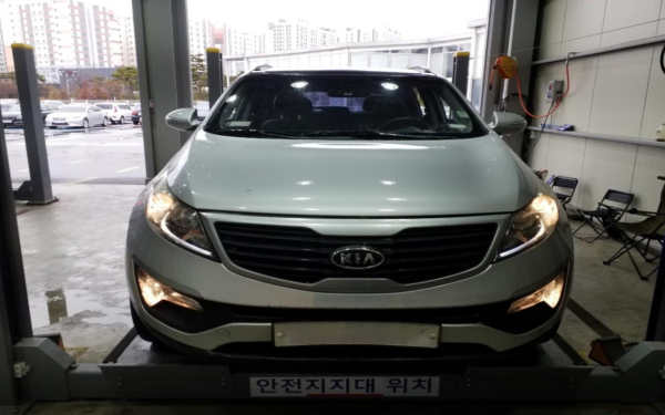 2012 Kia Sportage R Diesel R2.0 2WD TLX Highest model Silver - Image 2