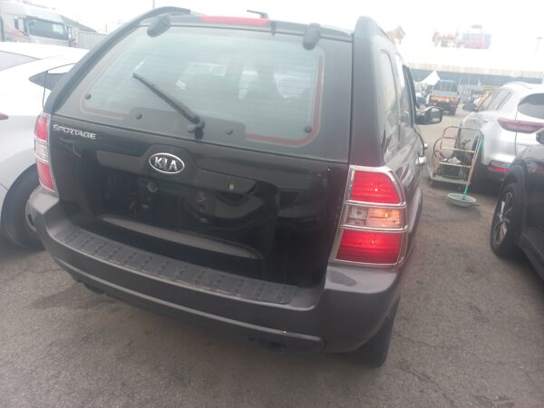 2005 KIA Sportage Black - Image 4