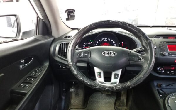 2011 Sportage R diesel R2.0 2WD Limited White - Image 12