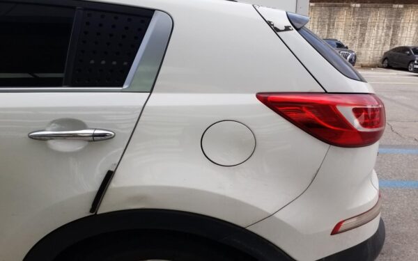 2011 Sportage R diesel R2 0.2 Limited White - Image 3