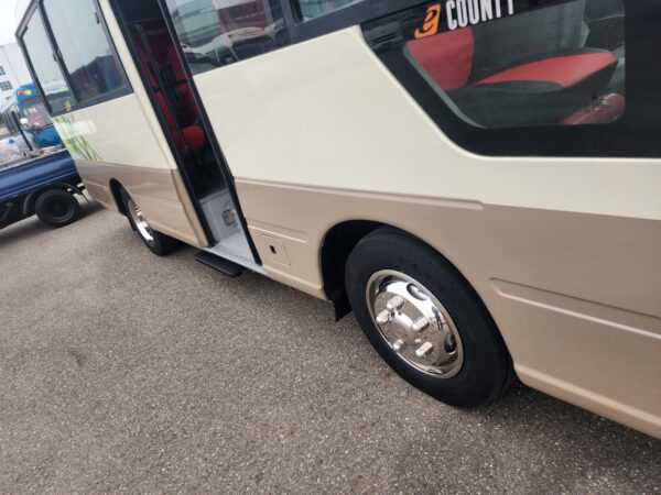 2011 County 29seats 160 HP Long Body Diesel Beige &Brown - Image 4