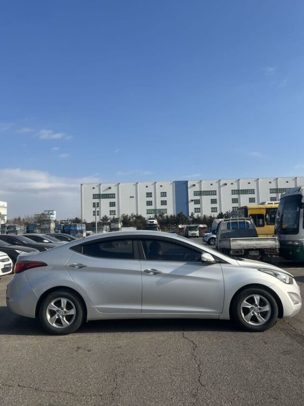 2015 Hyundai Avante 1.6 Sedan Silver - Image 6