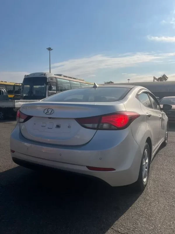 2015 Hyundai Avante 1.6 Sedan Silver - Image 7