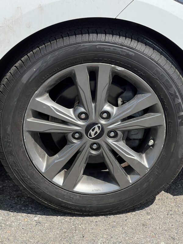 2016 Hyundai Avante 1.6 A/T White - Image 13