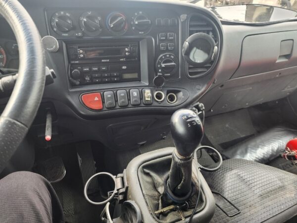 2011 County 29seats 160 HP Long Body Diesel White - Image 14