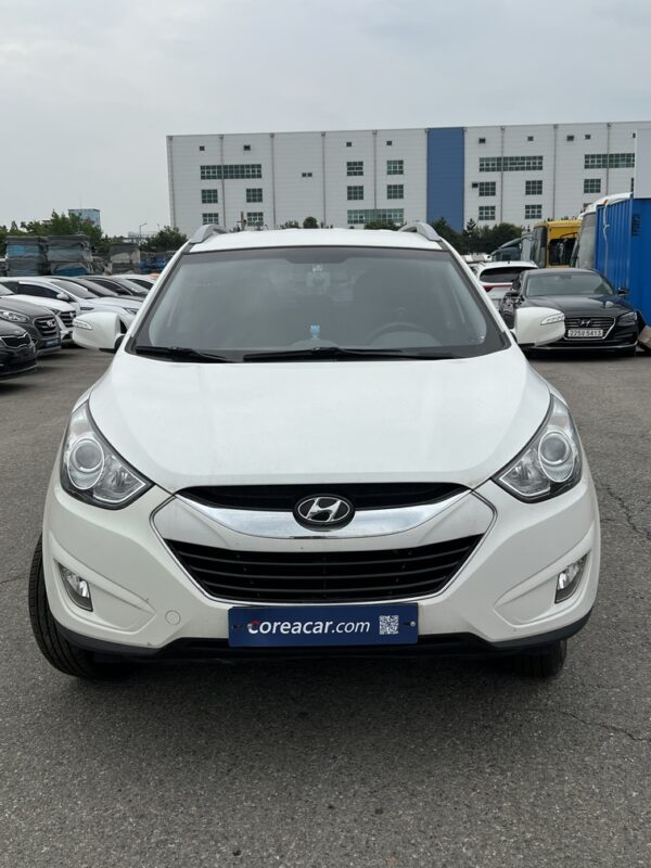 2013 Hyundai Tucson 2WD A/T White - Image 4