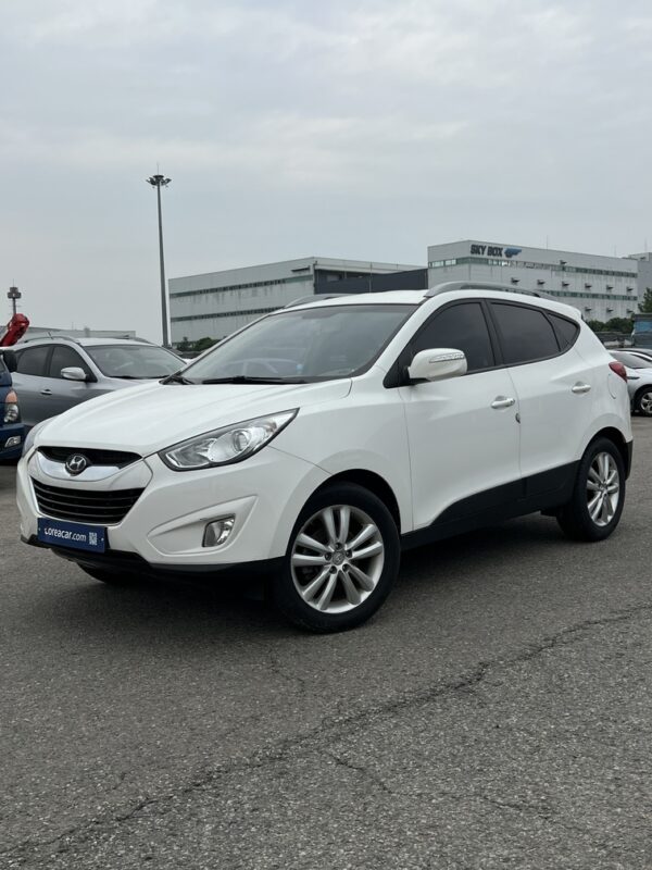 2013 Hyundai Tucson 2WD A/T White - Image 2