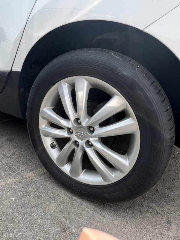 2013 Hyundai Tucson 2WD A/T White - Image 18