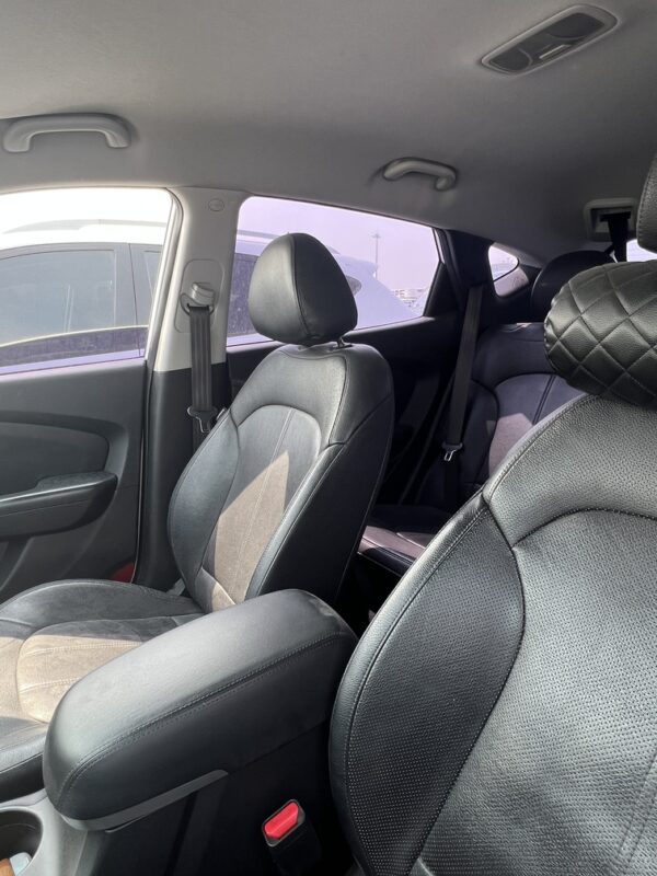 2013 Hyundai Tucson 2WD A/T White - Image 12