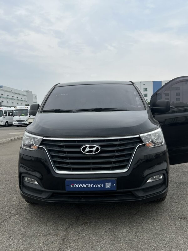 2019 Hyundai Grand Starex 12seats Black - Image 4