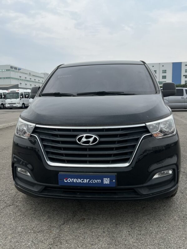 2019 Hyundai Grand Starex 12seats Black - Image 3