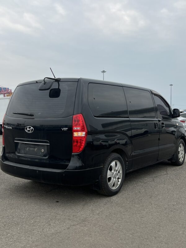 2019 Hyundai Grand Starex 12seats Black - Image 7