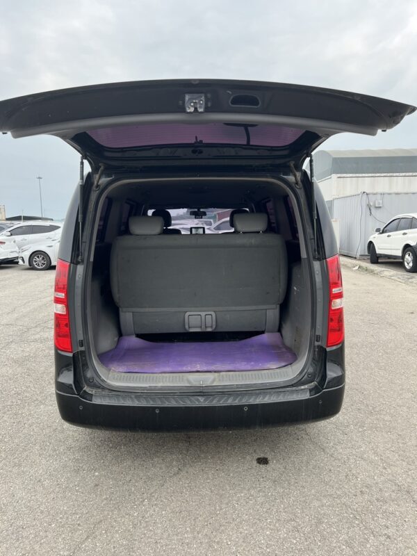 2019 Hyundai Grand Starex 12seats Black - Image 16
