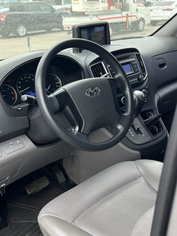 2019 Hyundai New Grand Starex 12seats Silver - Image 9