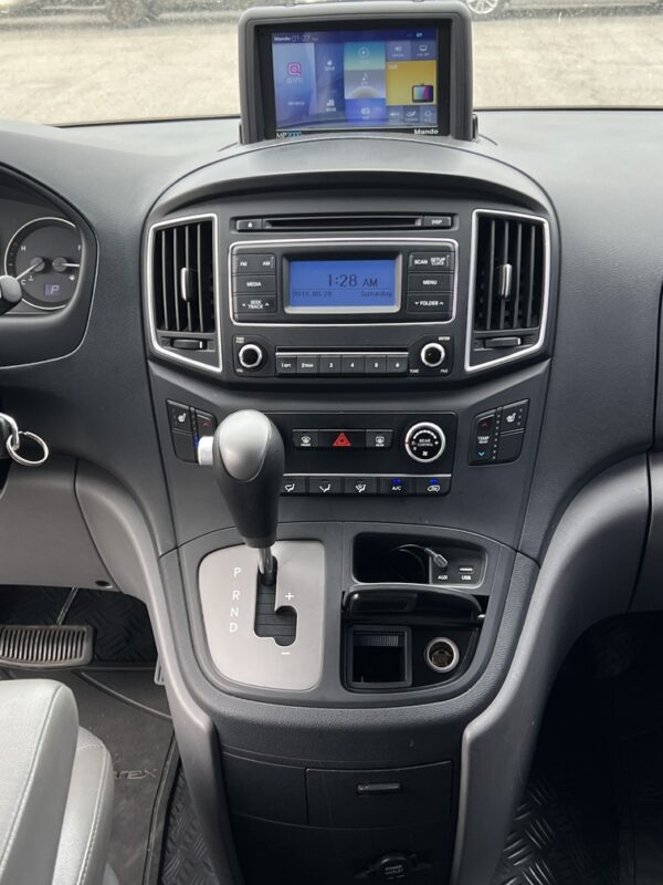 2019 Hyundai New Grand Starex 12seats Silver - Image 7